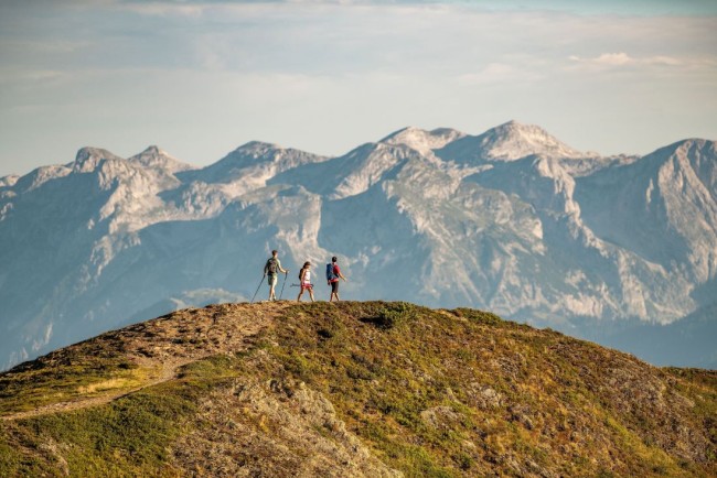 Wanderungen mit Bergpanorama © Flachau Tourismus_Ulrich Grill